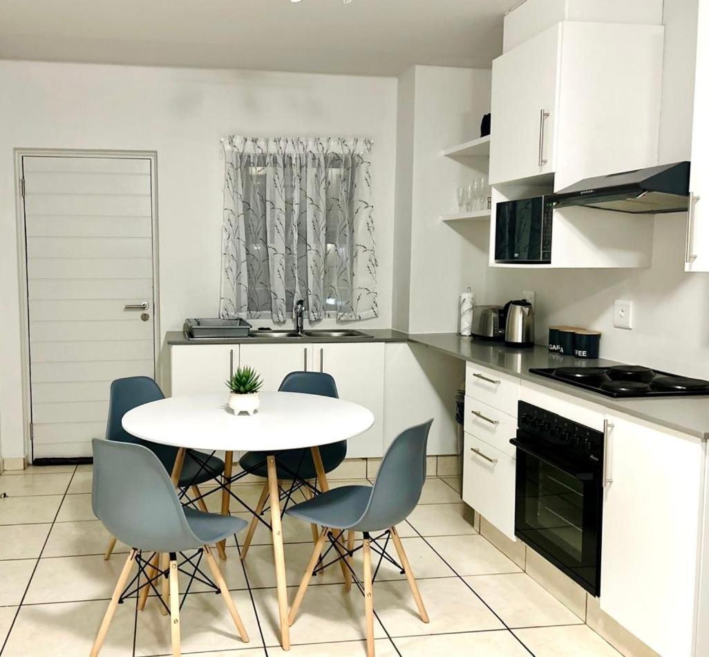 Groves 924 Apartment *
